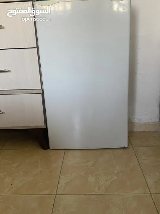 ثلاجة مكتب للبيع