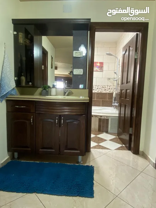 شقة مميزة بإطلالة رائعة سوبر ديلوكس على الشارع الرئيسي. منطقة خلة قيس قريبة جدا على بيت جالا ...