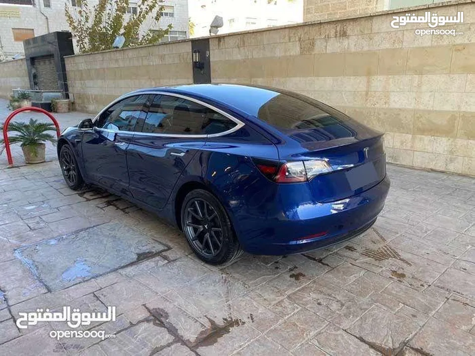 للبيع كاش Tesla model 3 standard plus 2019