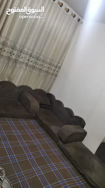 بيت طابق اول