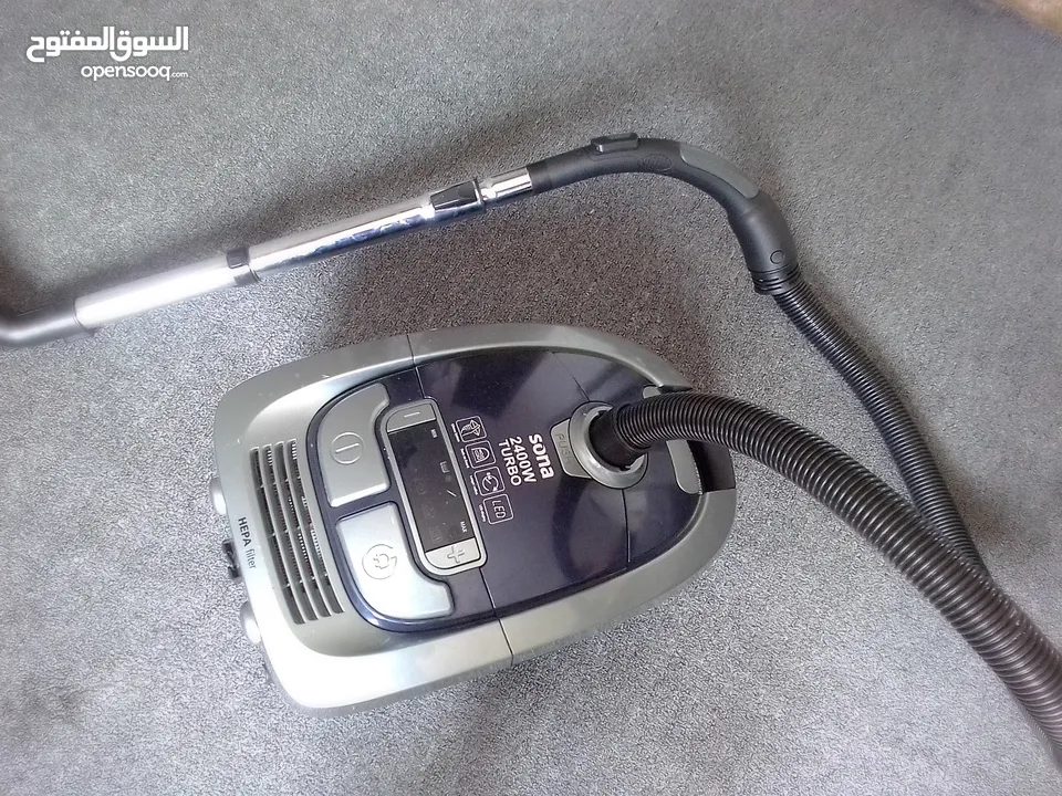 مكنسة كهربائية