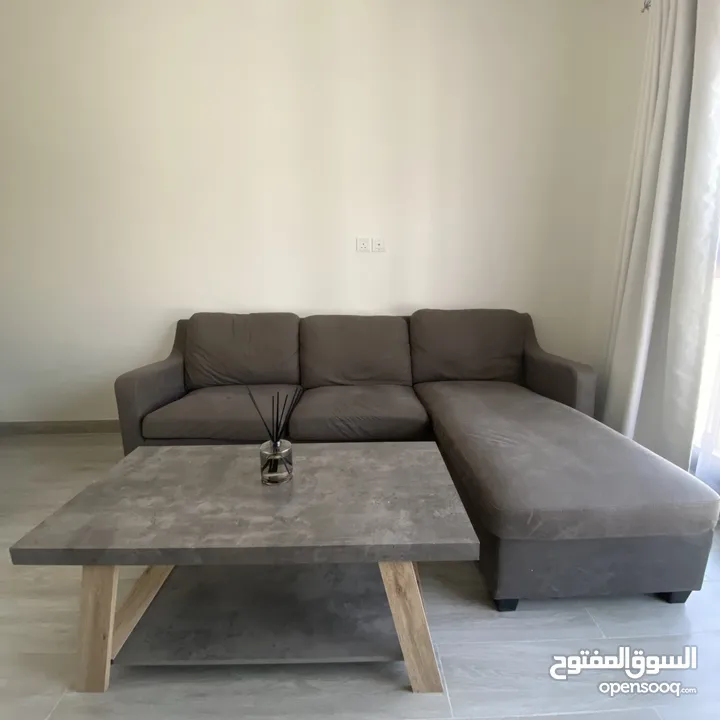 Comfy Sofa with a table