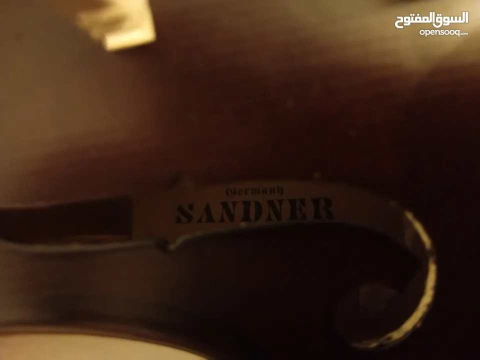 كمان ساندنر (Sandner) بحالة ممتازة مع جميع مستلزماته.