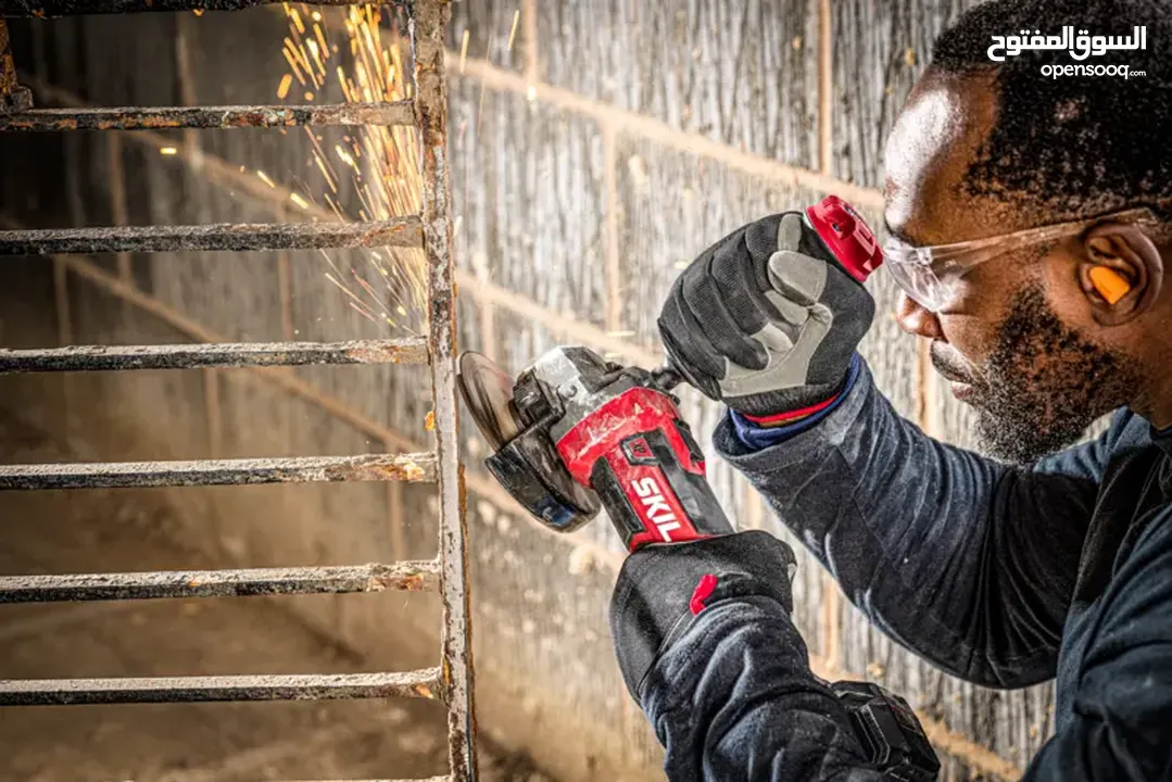 مطرقة + مفك براغي + مطحنة + مثقاب لاسلكي متذبذب