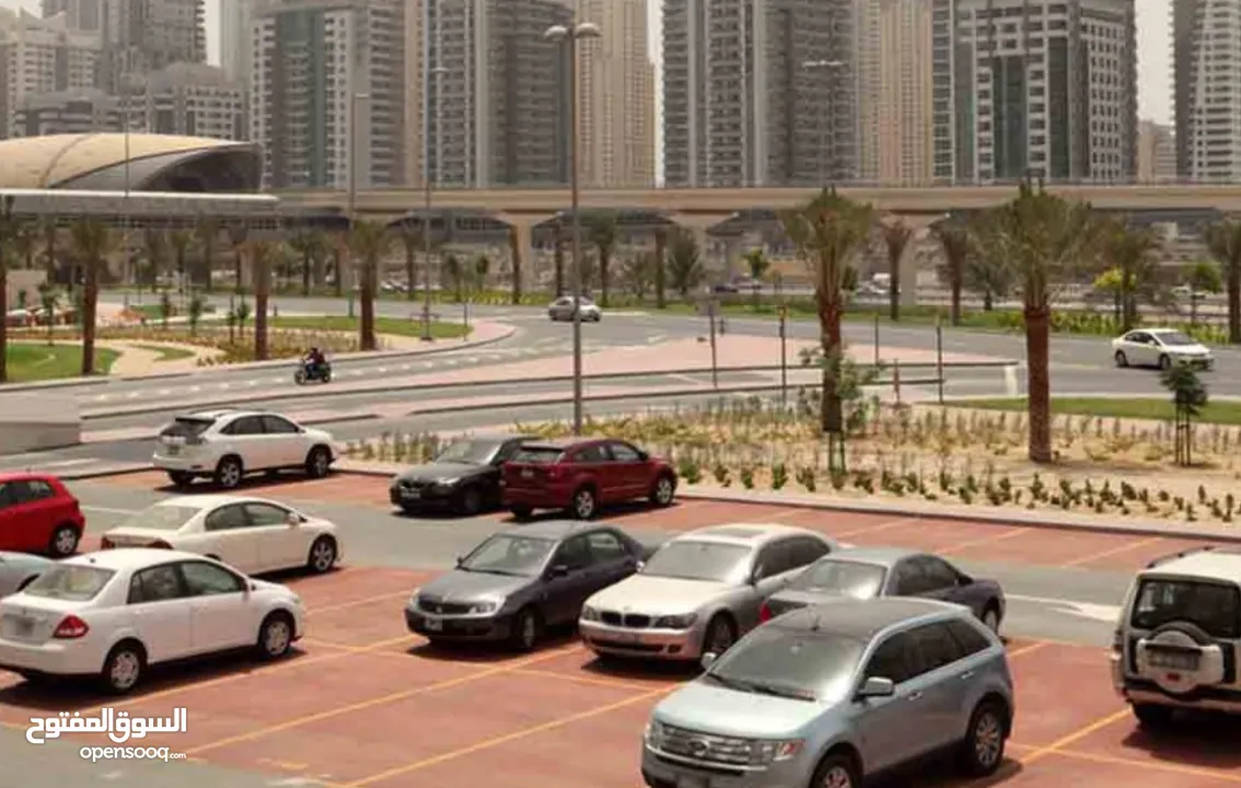 مطلوب ارض من المالك مباشرة لتأجيرها واستخدامها لمواقف السيارات في دبي أو الشارقة