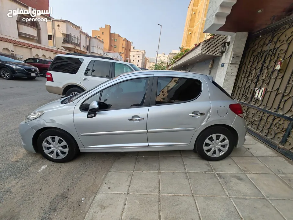 بيجو 207 هاتشباك موديل 2012 مجدده ومفحوصه بسعر 13500