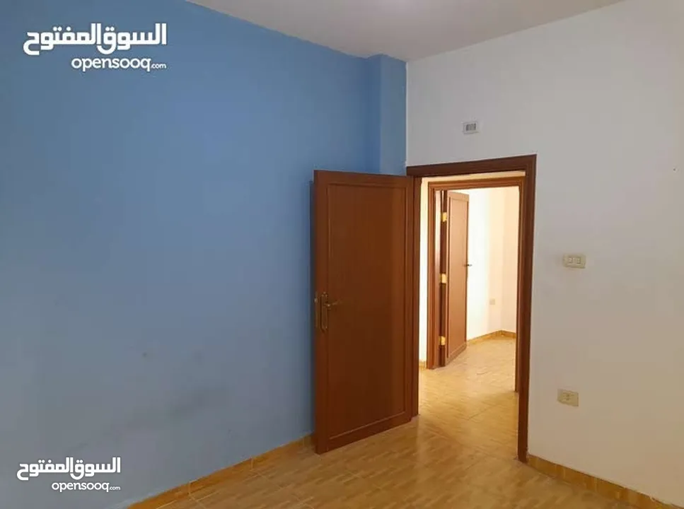 شقة  طابقية مميزة طابق اول للبيع في الذراع الغربي من المالك مباشرة