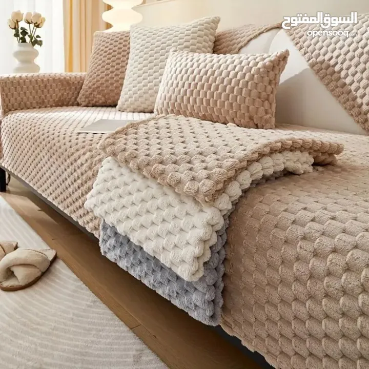 طقم الفرو الكرات الفاخر وصل  أفخم طقم يعطي للكنب شكل دافي ولطيف ومليان فخامة! جودة عالية جداً