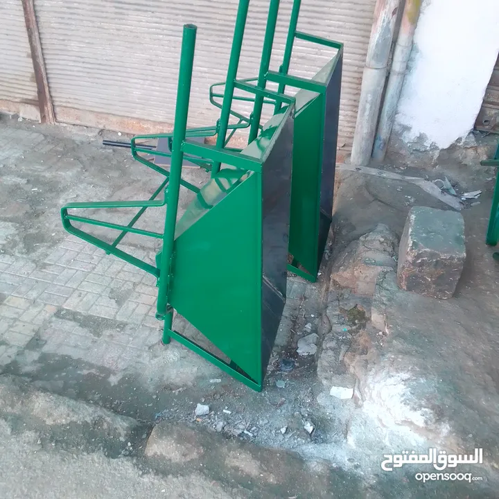 خلاطات باطون و ونش صرصور ومروحيات هيلكوبتر