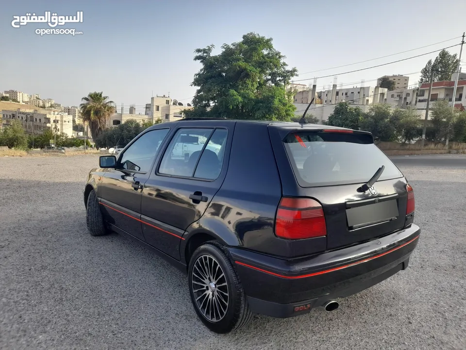 جولف موديل 1994 ماتور 1600 فتحة سنتر اصلي بور  جهاز انذار  شصيات نظاف