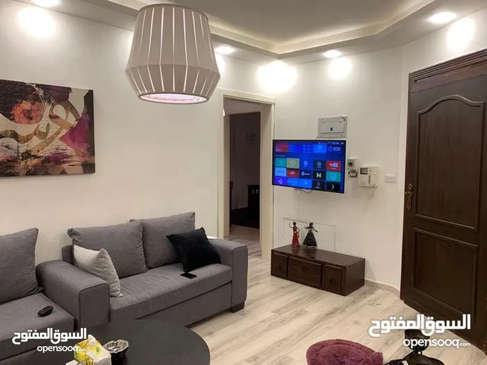 شقة مفروشه للايجار اليومي في اربد شارع الجامعه سوبر ديلوكس  بأسعار مناسبه للجميع