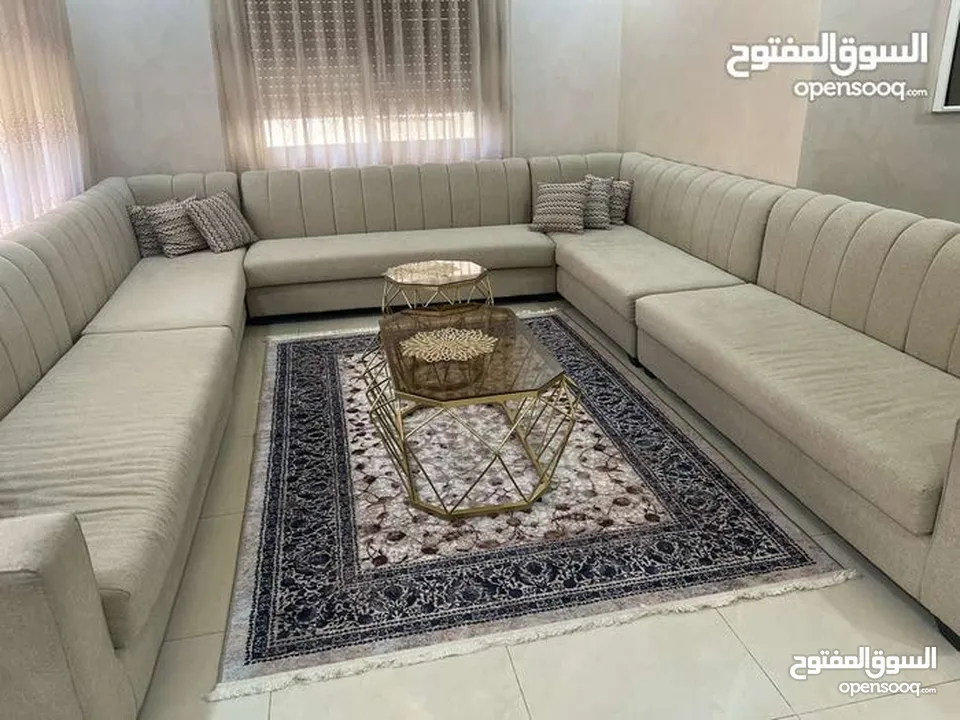 كورنر كبير يتسع ل 16 شخص تفصيل دانلوب مريح شبه جديد ولا نقره للبيع في قرية النخيل