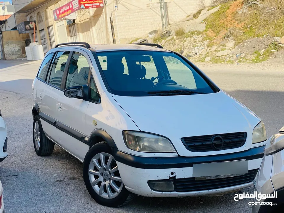 اوبل زافيرا 2004