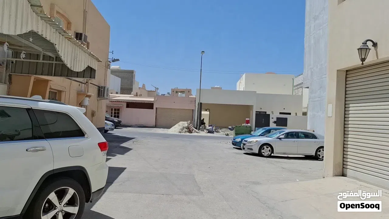 House & Land in Busaiteen near the airport, King Hamad's hospital, market & restaurants