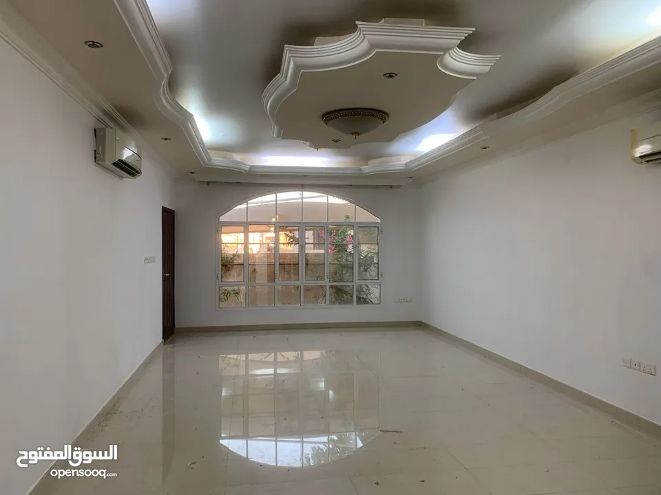 spacious villa for rent price could be changed/فيلا واسعة السعر قابل للتفاوض