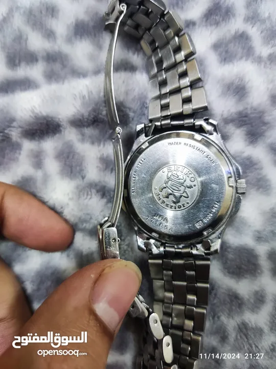 ساعه seiko اوتوماتيك ياباني اصليه ضد المايه للغطس لعمق 50 متر تحت المايه