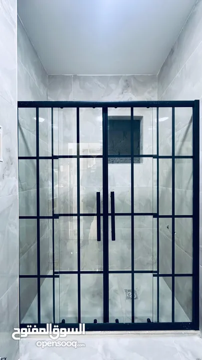 طابق شبه ارضي مطلة و مشمسة و مهوية بأرقى مناطق حي الياسمين المطله على كوريدور عبدون بسعر ناري جدآ