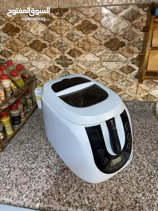 للبيع: مقلاة كهربائية عميقة (Deep Fryer) من ماركة SIZZLER بحالة ممتازة!