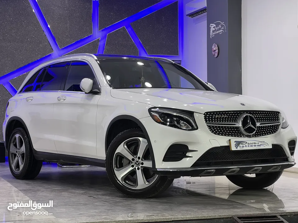 مرسيدس GLC 300 2019 فورويل قابلة للتمويل بحادث جداً جداً بسيط