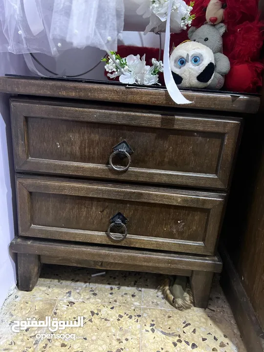 غرفه نوم فخمه وانيقه مفرده شبه جديده خشب عيار ثقيل اقرء الوصف كامل مشان تستفادو واذا بدكم فيديو كمان