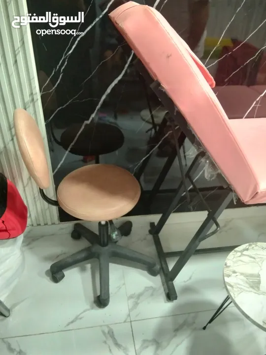 صالون نسائي من الداخل للبيع