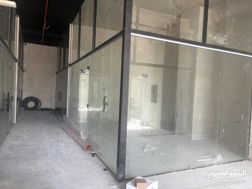 محل جديد للبيع شارع حيوي وتجاري