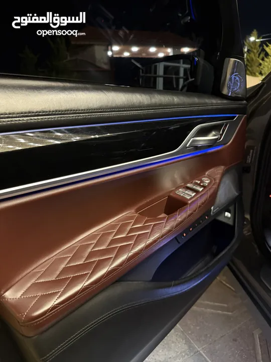 BMW 2020 745Le  فل كامل مواصفات خاصه وارد شركه