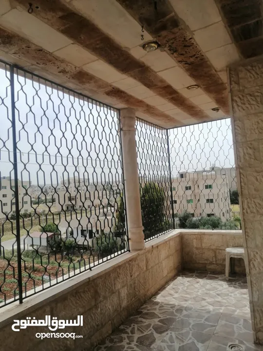 شقة طابق رابع للبيع في الصريح خلف مسجد رياض الصالحين
