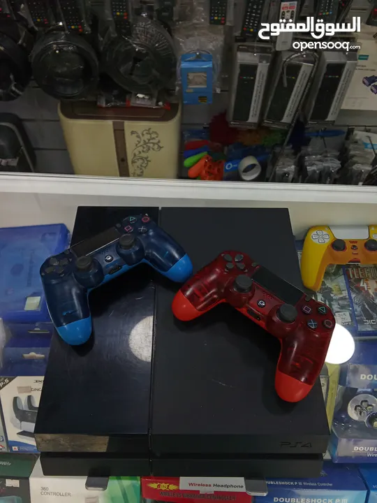 PS4 fat  بلايستيشن فور فات وكاله نظيف مش مفتوح مع ايدتين كوبي ون جداد قابل للتفاوض بشيء بسيط