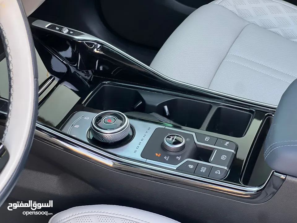 كايا سورينتو /2022 فل الفل  فتحة سقف بانوراما  4x4 ///240Hp بنزين + كهرباء  ( Haybrid) 1600cc