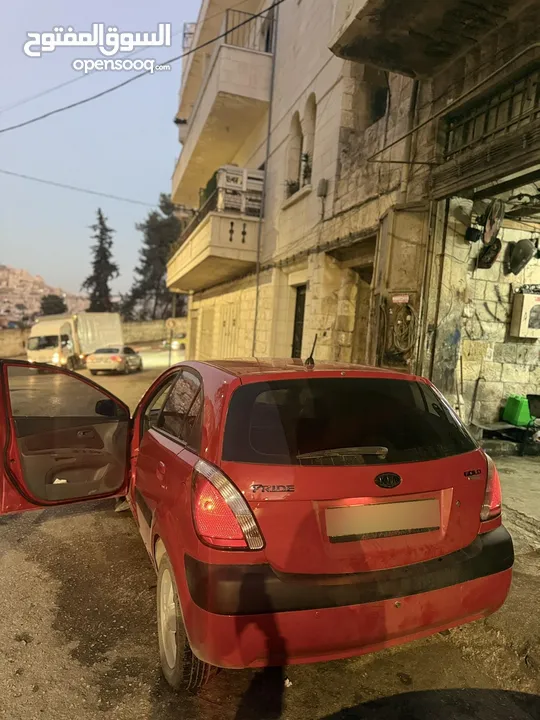 كيا برايد سياره حلوه ونضيفه للبيع مطور 1.6