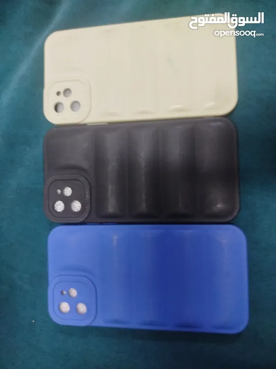 كفرات انواع متعددة اذا كنت تشتري ايفون 11 ثلاث كفرات مع بعض بحسب لك اياها على 20 شيكل