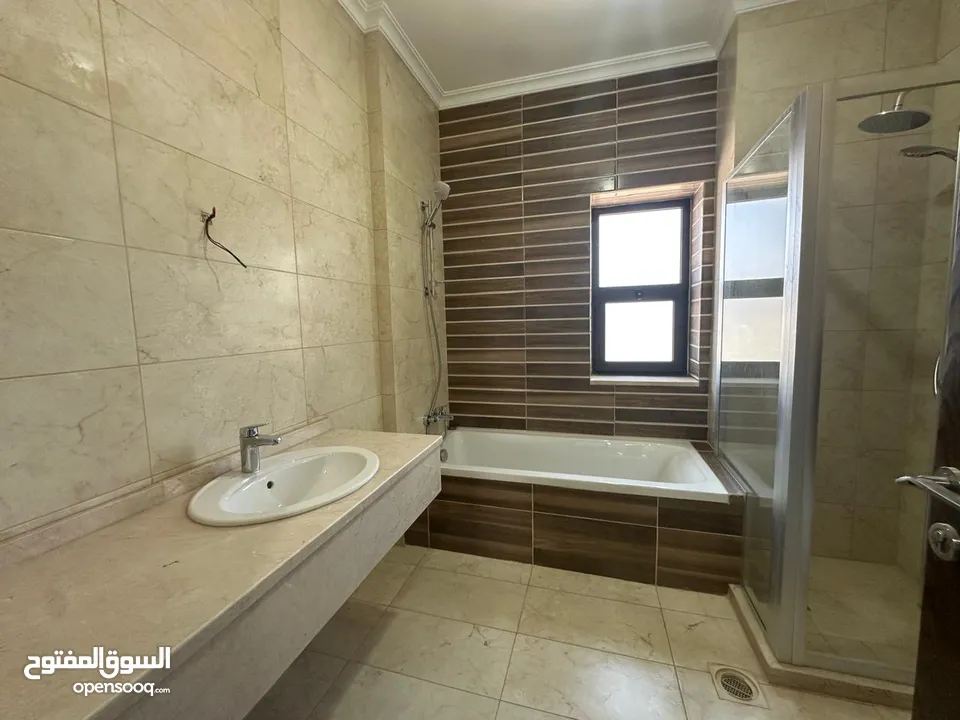Villa for sale in Airport Road ( Property 42870 )-174804488