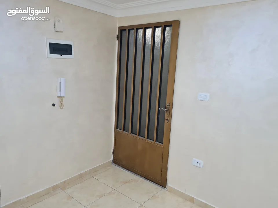 شقة تسوية للايجار من المالك مباشرة بالقرب من اشارة مستشفى حمزة ومسجد ابو بكر