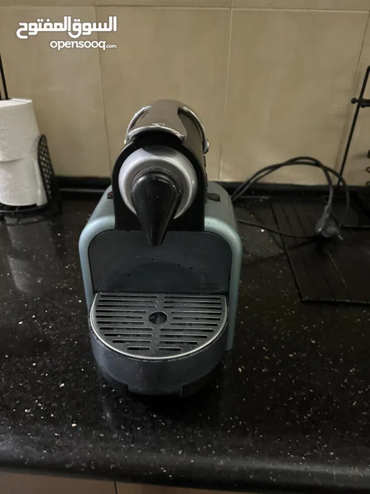 ماكينة تحضير القهوة (Nespresso Pixie)