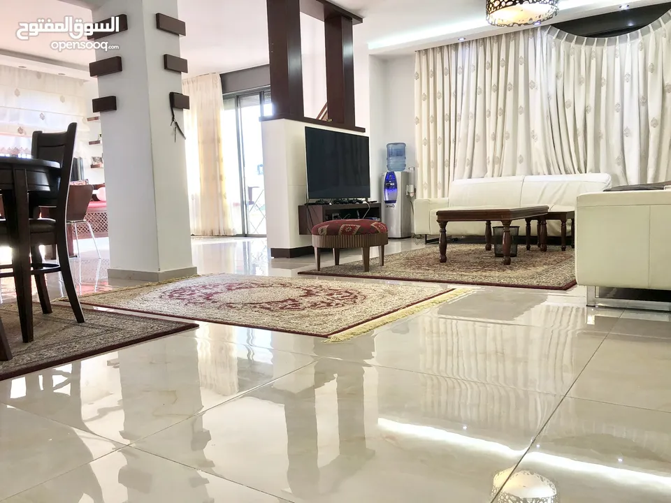 شقة مميزة في عمارة مميزة