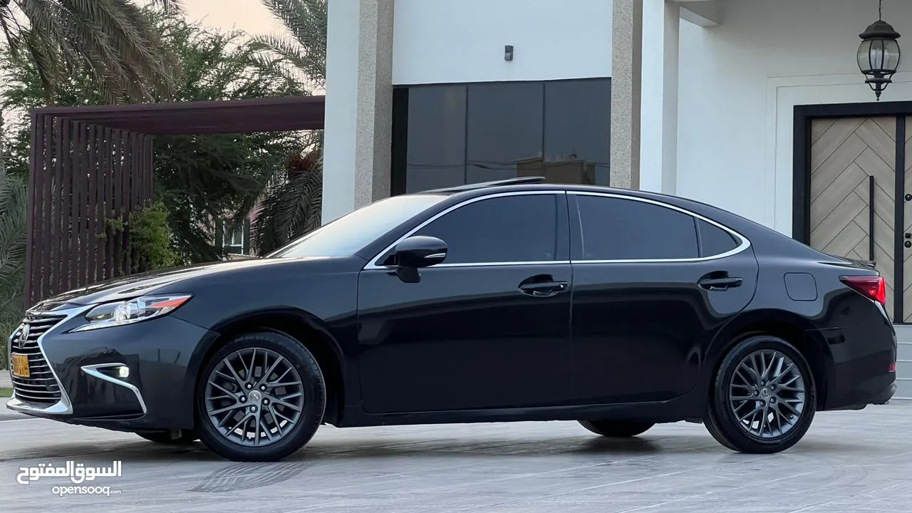 للبيع لكزس Es350 نظيفة جدا 2018