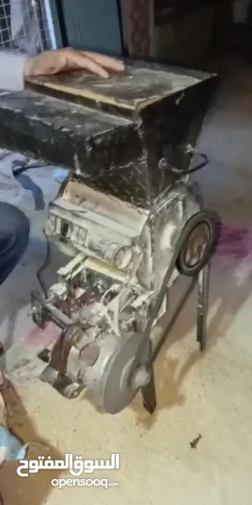 ماكنة جرش خبز تعمل على الكهرباء