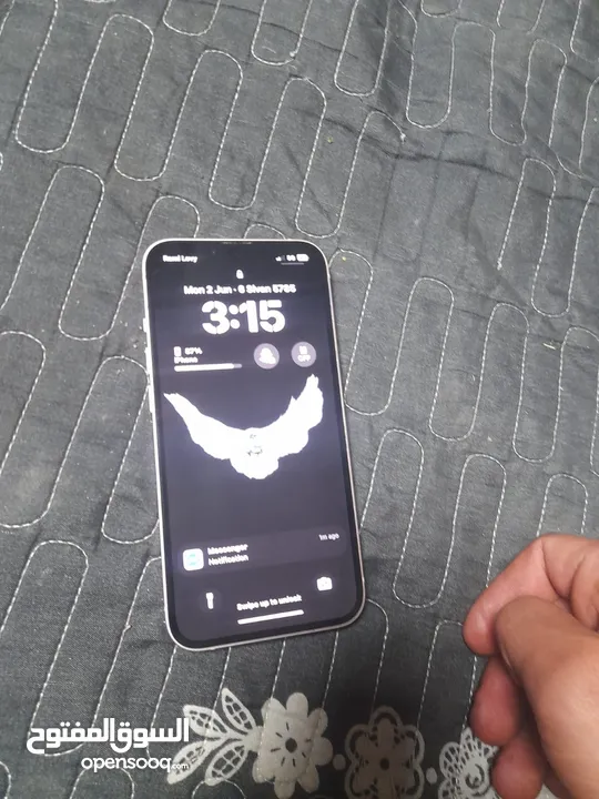ايفون 13 امريكي model m لون زهر 128 جيجا مش مفتوح ولا مصلح  موجود ببيت لحم