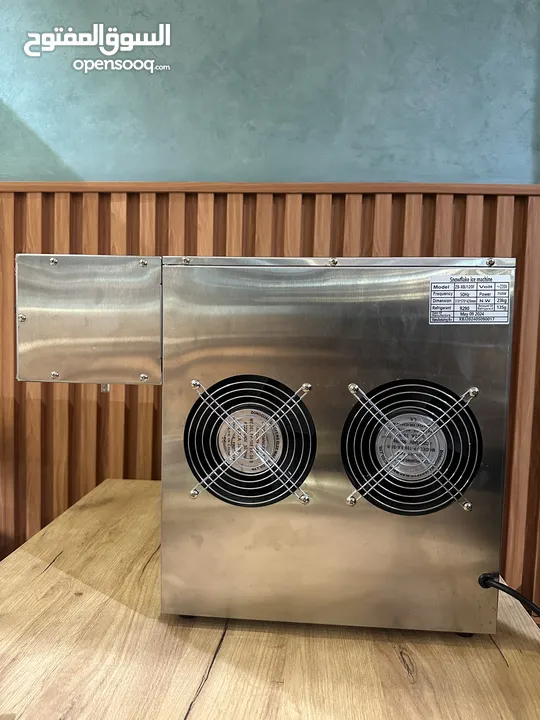 عرض ذهبي مكينه أيسكريم الكوري مع كرفان صغير بسعر مميز وقابل للتفاوض