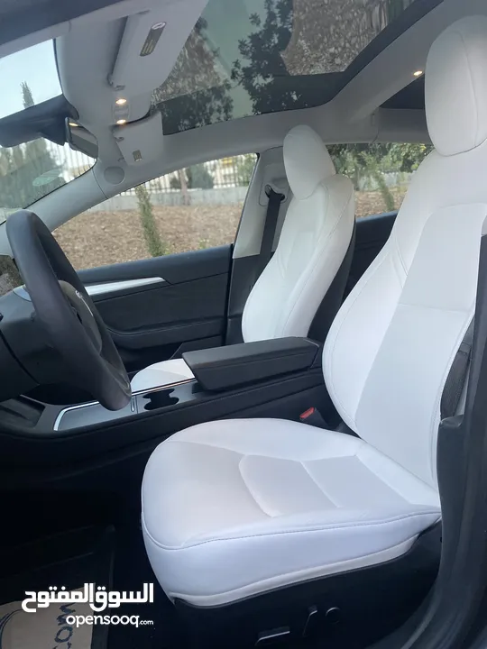 Tesla Model 3  موديل 2023 جمرك جديد  فحص أوتوسكور B+ بدفعة لا تقل عن 10 الاف دينار