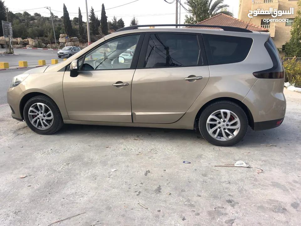 رينو جراند سينيك سولار 7 ركاب للبيع