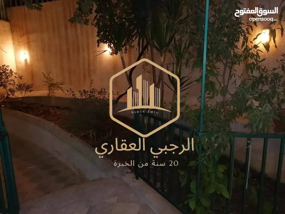 شقة / للايجار / دوبلكس / مع حديقة / الجاردنز