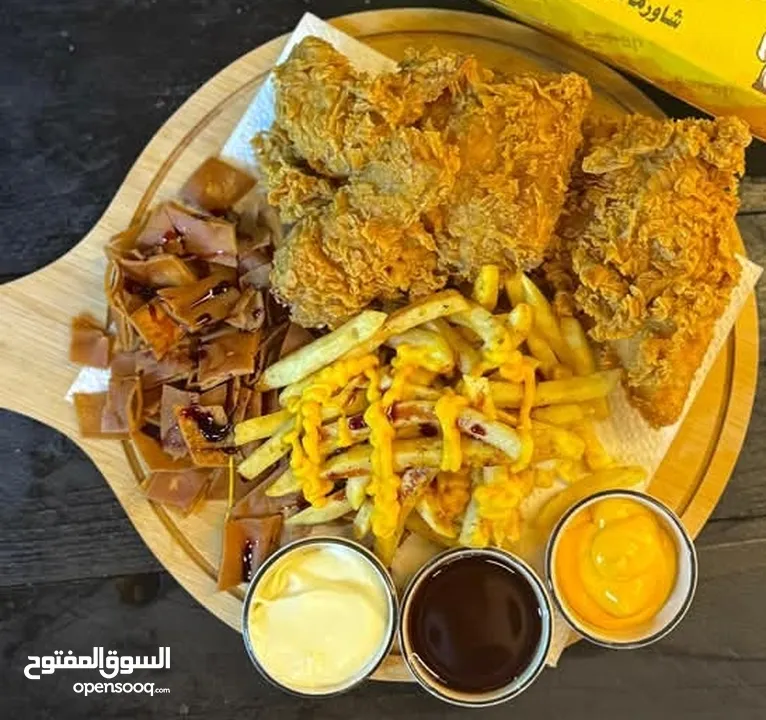 مطعم . شاورما . بروستد . زنجر . فروج . وسناكات  شغال 100%  للبيع أو للإيجار والضمان  بكامل المعدات..