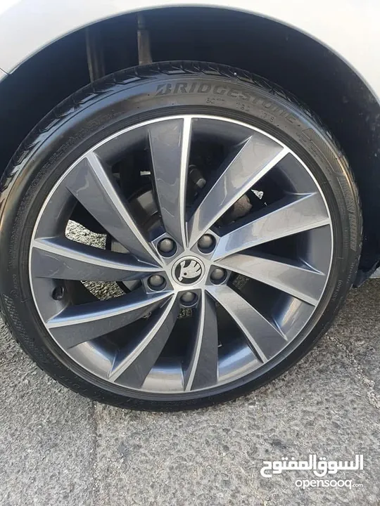 Skoda لورين&كلمنت