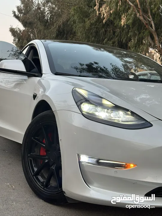 تسلا موديل 3 لون أبيض لؤلؤي 2022 Tesla model 3 . 2022