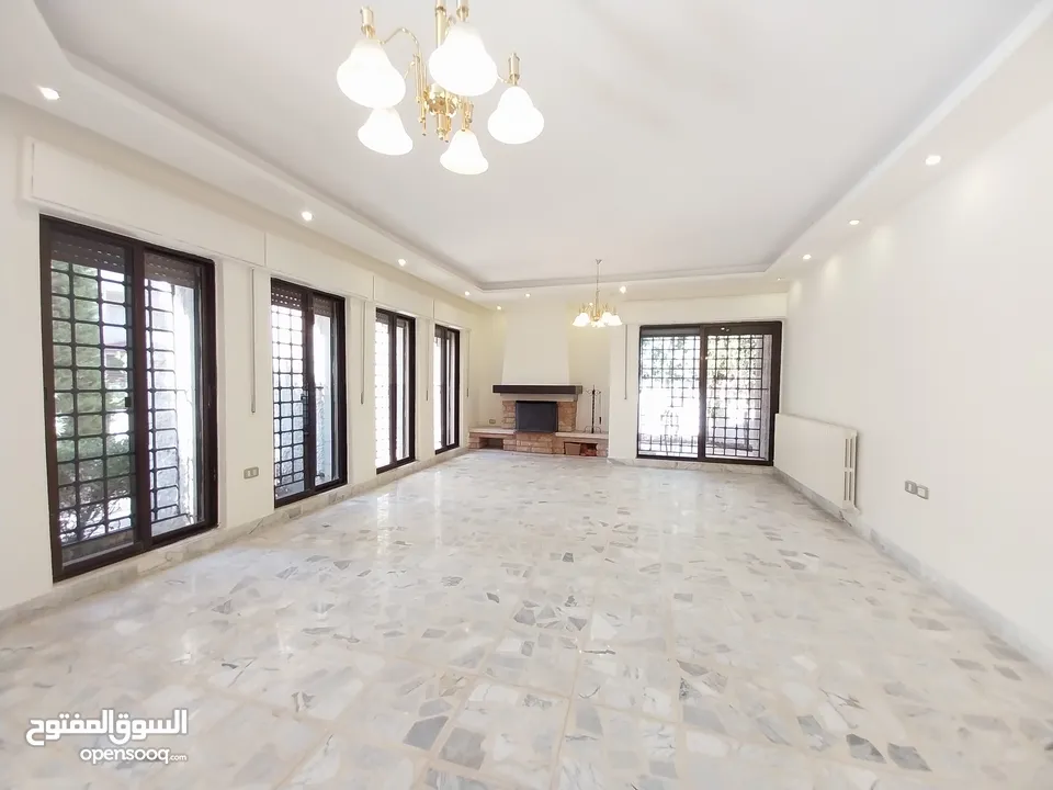 فيلا للايجار في دير غبار  ( Property 35168 ) سنوي فقط