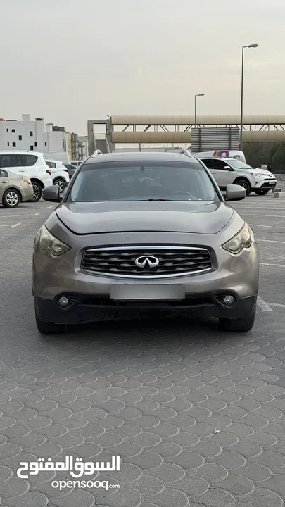 Infiniti FX35 for sale, model 2009, mileage 148,000