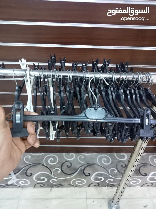 معدات محل البسه اوروبي للبيع بسعر جيد