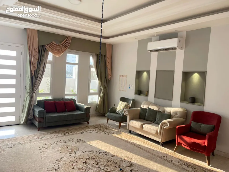 6 Bedrooms Furnished Villa for Sale in Al Hail REF:1035AR